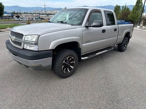 Used 2004 Chevrolet Silverado 2500 LS AWD/4WD image 1