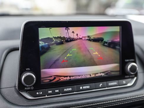 Used 2024 Nissan Rogue SV FWD image 23