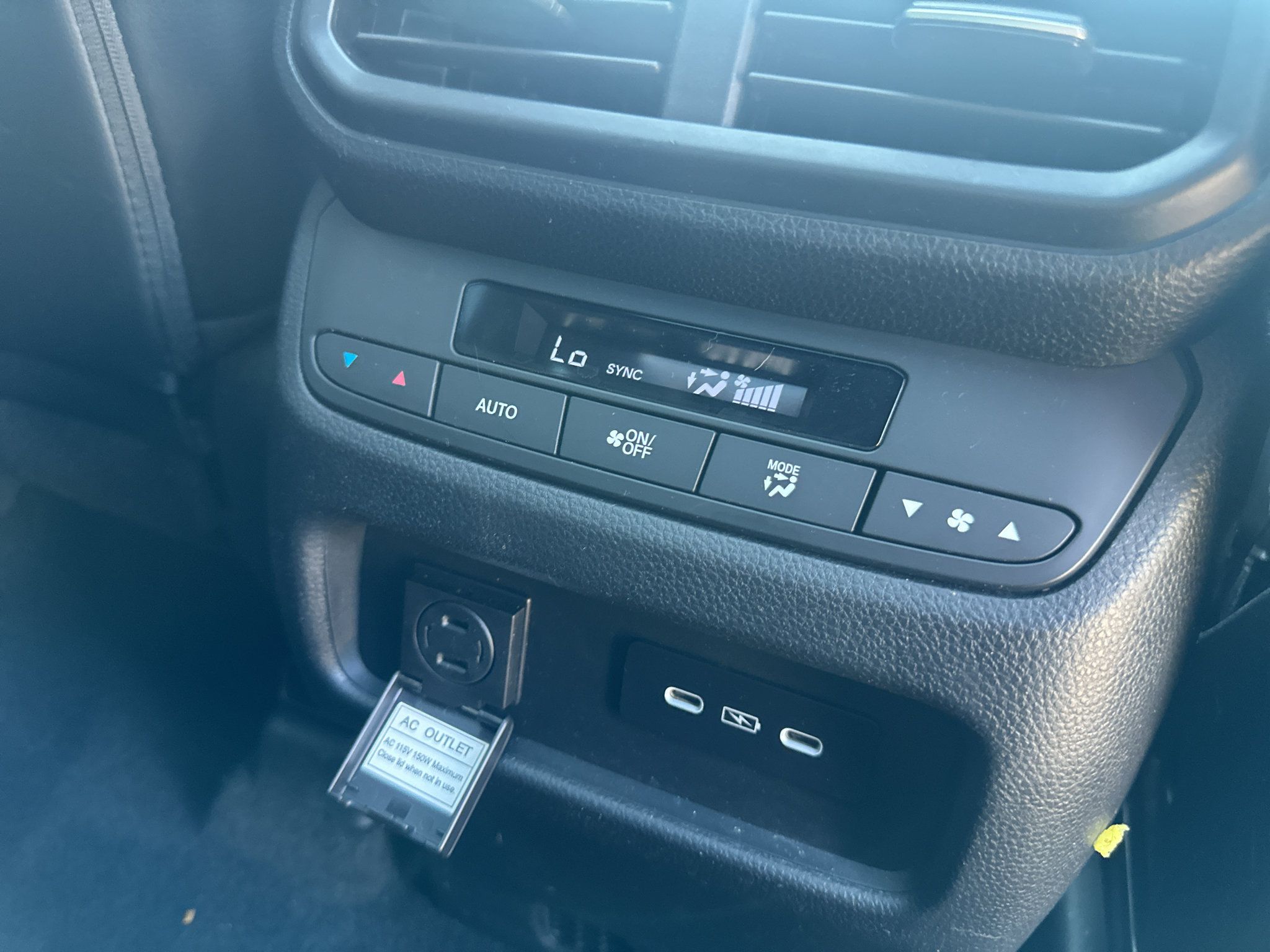 Used 2025 Honda Pilot TrailSport image 15