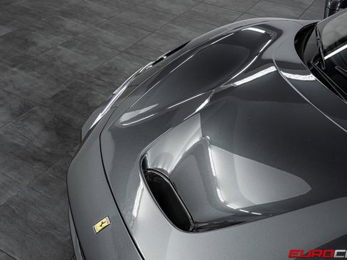 Used 2022 Ferrari F8 Tributo image 11