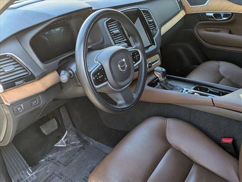 Used 2022 Volvo XC90 T6 Momentum w/ Advanced Package image 10