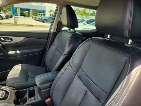 Used 2020 Nissan Rogue Sport SL w/ Premium Package FWD image 14