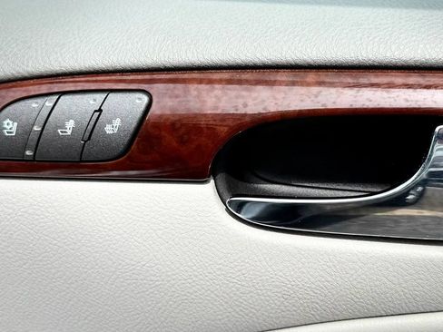 Used 2007 Buick Lucerne CXL w/ Luxury Package FWD image 32