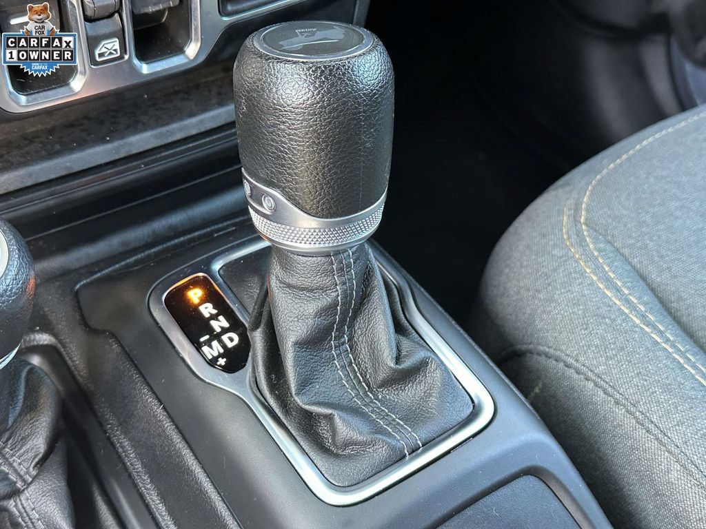 Used 2024 Jeep Wrangler Unlimited w/ Convenience Group AWD/4WD image 29