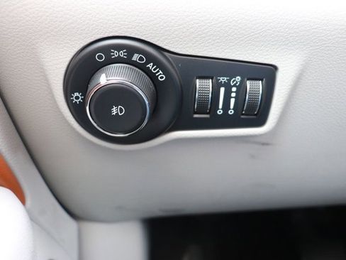 Used 2023 Jeep Compass Limited image 26