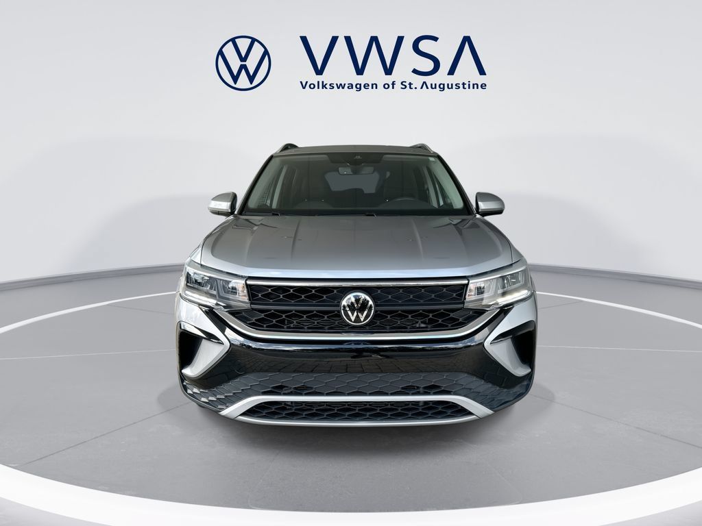 Certified 2023 Volkswagen Taos SE FWD image 2