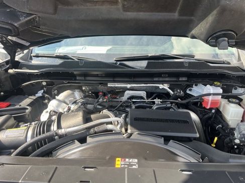 Used 2024 Chevrolet Silverado 2500 LT image 11