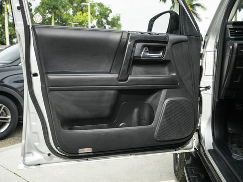 Used 2024 Toyota 4Runner TRD Off-Road Premium image 30