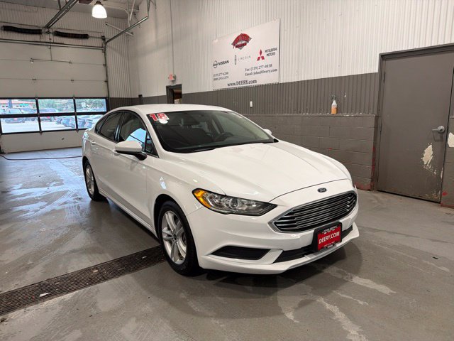 Used 2018 Ford Fusion SE w/ Fusion SE Technology Package FWD image 1