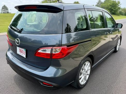 Used 2012 MAZDA MAZDA5 Touring w/ Moonroof & Audio Pkg FWD image 5