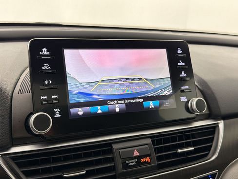 Used 2018 Honda Accord Touring image 23