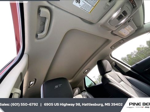 Used 2023 Buick Envision Essence w/ Sport Touring Package image 16