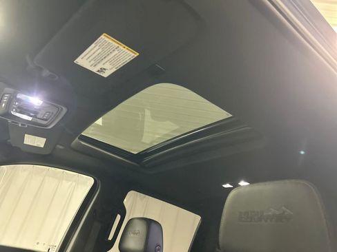 Used 2020 Chevrolet Silverado 1500 High Country AWD/4WD image 21