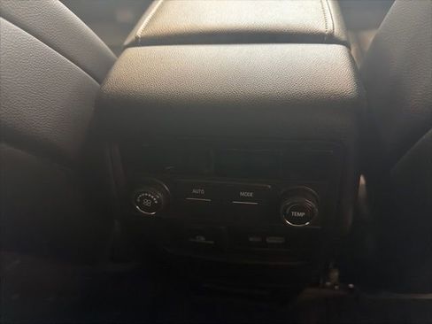 Used 2023 GMC Acadia SLT image 40