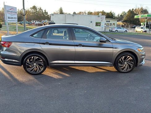 Used 2019 Volkswagen Jetta SEL Premium image 8