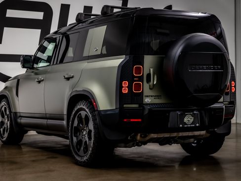 Used 2020 Land Rover Defender 110 HSE AWD/4WD image 31