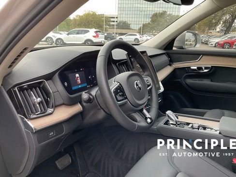 Certified 2025 Volvo XC90 B5 Plus image 25