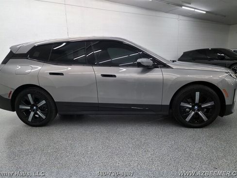 Used 2024 BMW iX xDrive50 w/ Premium Package AWD/4WD image 20