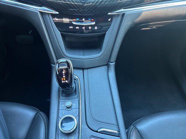 Used 2022 Cadillac XT6 Premium Luxury w/ Technology Package FWD image 21