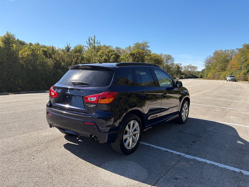 Used 2012 Mitsubishi Outlander Sport SE FWD image 5