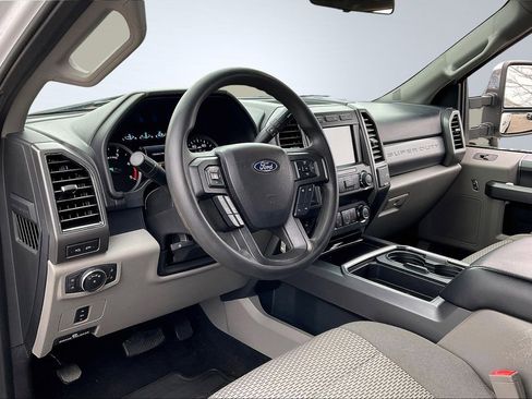 Used 2019 Ford F250 XLT w/ XLT Premium Package image 12