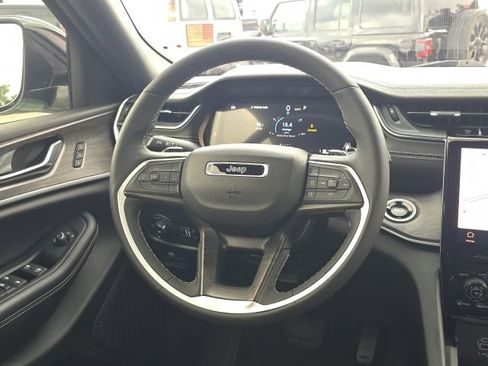Used 2025 Jeep Grand Cherokee L Limited w/ Black Appearance Package RWD image 47