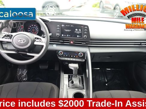 Used 2023 Hyundai Elantra SEL FWD image 25