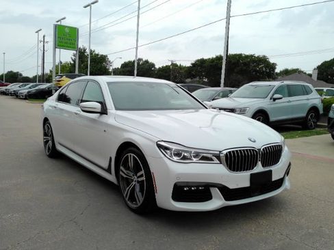 Used 2019 BMW 750i w/ Executive Package RWD image 4