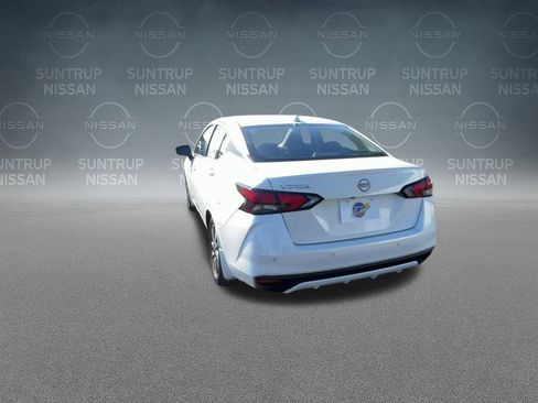 Used 2025 Nissan Versa SV w/ Trunk Package image 7