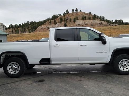 Used 2024 Chevrolet Silverado 3500 LT image 5