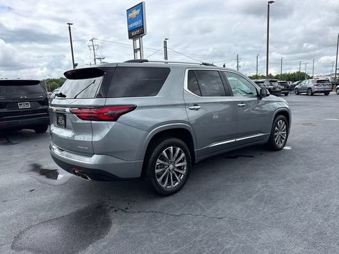Used 2023 Chevrolet Traverse Premier AWD/4WD image 3