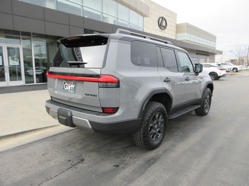 Used 2026 Lexus GX 550 image 9