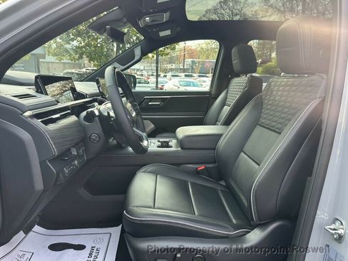 Used 2024 GMC Sierra EV Denali image 10