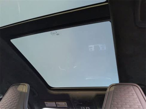 Used 2024 Jaguar F-PACE SVR image 21