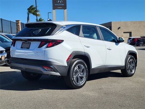 New 2026 Hyundai Tucson Blue SE image 2