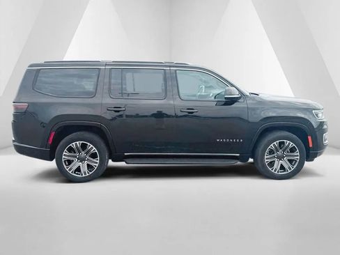 Used 2023 Jeep Wagoneer Series II AWD/4WD image 8