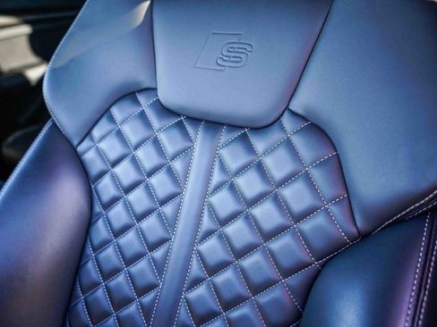 Used 2023 Audi SQ5 Prestige w/ Prestige Package image 11