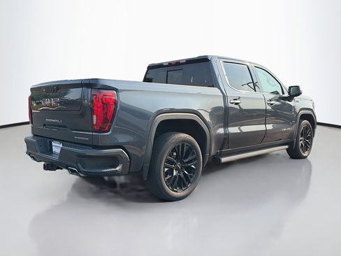 Used 2021 GMC Sierra 1500 Denali w/ Denali Ultimate Package AWD/4WD image 2