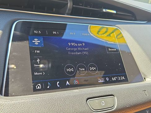 Used 2019 Cadillac XT4 Premium Luxury AWD/4WD image 17
