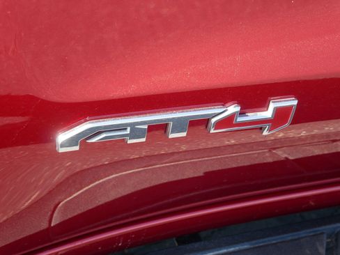 Used 2024 GMC Sierra 1500 AT4 w/ Technology Package AWD/4WD image 9