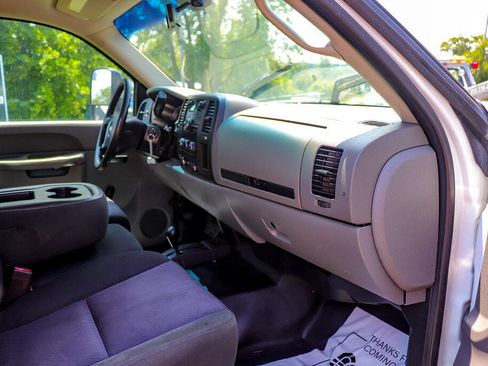 Used 2013 Chevrolet Silverado 2500 W/T w/ Snow Plow Prep Package image 22