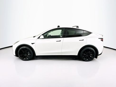 Used 2022 Tesla Model Y Long Range AWD/4WD image 4