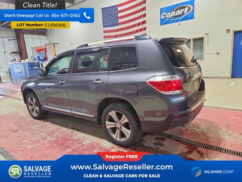 Used 2011 Toyota Highlander Limited w/ Tow Pkg AWD/4WD image 3