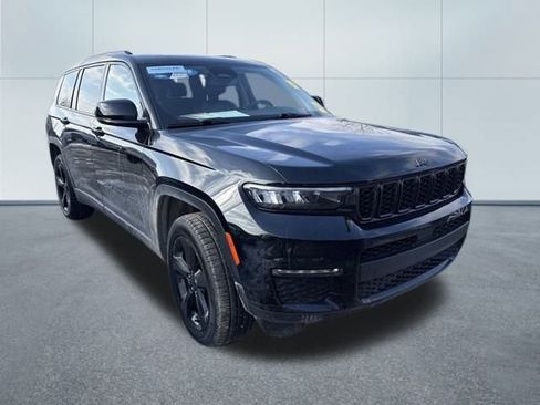 Used 2023 Jeep Grand Cherokee L Limited w/ Black Appearance Package image 5