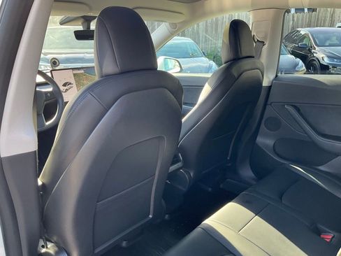 Used 2021 Tesla Model Y Long Range image 33