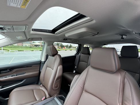 New 2026 Honda Odyssey Touring image 24