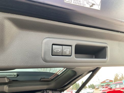 Used 2025 Toyota Sequoia Platinum image 14