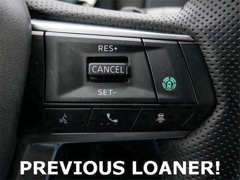 Used 2025 Mitsubishi Outlander SE image 27