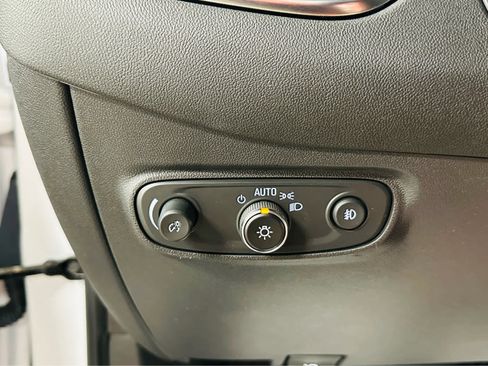 Used 2024 Chevrolet Equinox Premier AWD/4WD image 14