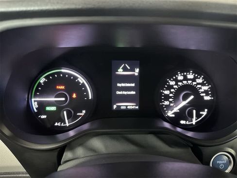 Used 2022 Toyota Sienna XLE w/ XLE Plus Package image 16